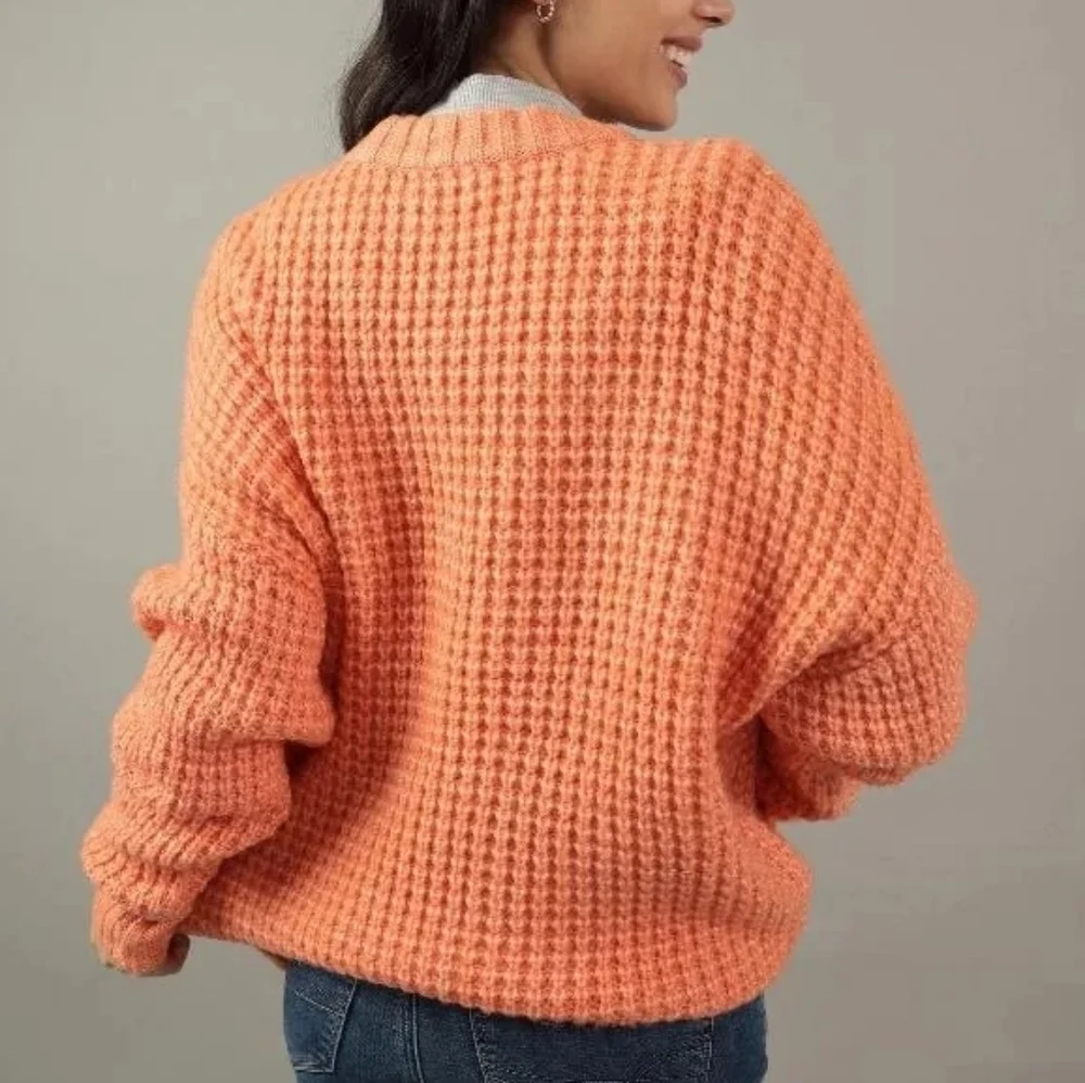 M • American Eagle  • Whoa So Cozy Waffle V-Neck Oversized Sweater - Picture 9 of 9